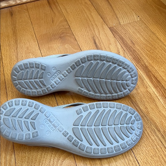 CROCS Metallic Silver, Tan, and White Getaway Glitter Flip Flops - Picture 5 of 5